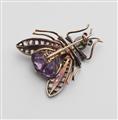 A Victorian 14k gold insect brooch - image-2