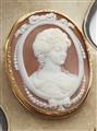 A Louis Philippe 18k gold cameo garniture - image-3