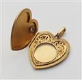 An 18k gold heart medallion - image-3