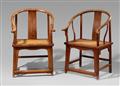 A pair of huanghuali wood horse shoe back chairs. 18th/19th century - image-1