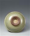 A celadon-glazed bowl. 17th century - image-2