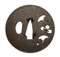 Drei sukashi-tsuba. Eisen. Edo-Zeit, 17. Jh. - image-1