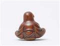 A wood netsuke of Daruma. Mid-19th century - image-3