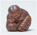 A boxwood netsuke of a sleeping Shojo. First half 19th century - image-1