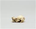 A marine ivory netsuke of a rat with a fruit. 19th century - image-4