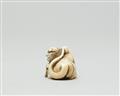 An ivory netsuke of a tiger with young. Mid-19th century - image-3