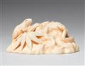 An ivory netsuke of sansukumi. Late 19th century - image-1