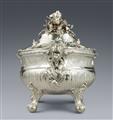 An important Spanish silver tureen and cover - image-3