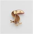 A 18k gold toucan brooch - image-2