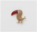 A 18k gold toucan brooch - image-1