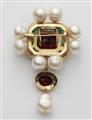 An 18k gold coloured gemstone and South Sea pearl pendant brooch - image-2