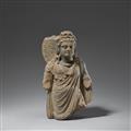 Fragment eines stehenden Bodhisattva. Grauer Schist. Pakistan, Gandhara. 2./3 Jh. - image-1