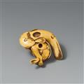 An ivory netsuke of a monkey and a catfish. Early 19th century - image-2