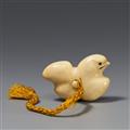 An ivory netsuke of a stylized chidori. Late 19th century - image-2