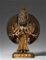 Große und feinst gearbeitete Figur des Avalokiteshvara Ekadashamukha. Bronze, vergoldet. Tibetochinesisch, 18. Jh. - image-1