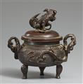 A small bronze incense burner. Ming dynasty - image-2