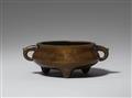 A heavy bronze incense burner. Qing dynasty, 18th century - image-1