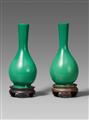 A pair of green sandwiched glass bottle vase. 18th/19th century - image-1