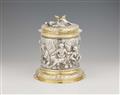 An important Hamburg Baroque silver tankard - image-2