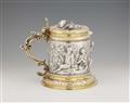 An important Hamburg Baroque silver tankard - image-3