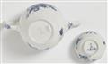 A Meissen porcelain teapot and AR tea bowl with "deutsche blumen" - image-2