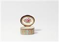 A Vienna porcelain snuff box - image-1