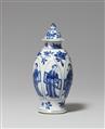 Kleine blau-weiße Lange-Lijzen-Deckelvase. Kangxi-Periode (1662–1722) - image-2