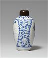 Blau-weiße Vase. Kangxi-Periode (1662–1722) - image-4