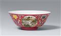 A famille rose ruby-ground sgraffiato medallion bowl. 19th/20th century - image-1