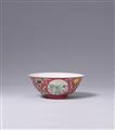 A famille rose ruby-ground sgraffiato medallion bowl. 19th/20th century - image-4