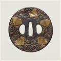 A large iron Onin tsuba. Early Edo period - image-2
