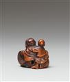 A boxwood netsuke of a mother and child. 19th century - image-2