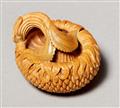 A pale boxwood netsuke of a sunflower by Guy Shaw. Around 1990 - image-1