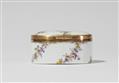 A Meissen porcelain snuff box with flower and landscape motifs - image-5