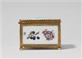 A porcelain snuff box with fruit and vegetable motifs - image-5