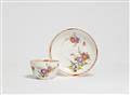 A Meissen porcelain tea bowl and saucer with early Japonesque decor - image-1