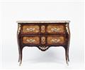 A Louis XV chest of drawers - image-1