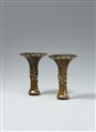 Paar kleine Vasen. Bronze. Qing-Zeit - image-2
