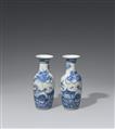 A pair of large blue and white vases. 19th/20th century - image-1