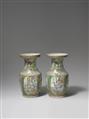 A pair of Canton famille rose vases. Qing dynasty, 19th century - image-4