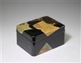 A large lacquer box for personal accessories (tebako). 20th century - image-2