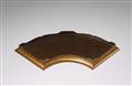 A fan-shaped tray. Wood and lacquer. 19th century - image-2