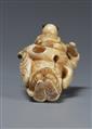 An amusing ivory netsuke of Fukurokuju and karako. 19th century - image-5