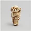 An amusing ivory netsuke of Fukurokuju and karako. 19th century - image-9