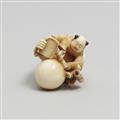 An amusing ivory netsuke of Fukurokuju and karako. 19th century - image-11