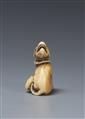 An ivory netsuke of a seated dog. Around 1800 - image-3