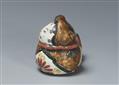 A rare ceramic netsuke of an inubako in the style of Ritsuô. Glazed and lacquered stoneware. 18th century - image-3