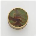 A French 18k gold mounted lacquer bonbonniere painted with Cupid, possibly after Francois Boucher. - image-2