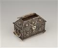 A parcel gilt silver filigree box - image-2