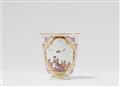 A Meissen porcelain beaker with two Chinoiseries - image-1